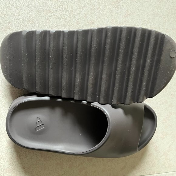 Yezzy slides - Picture 8 of 10